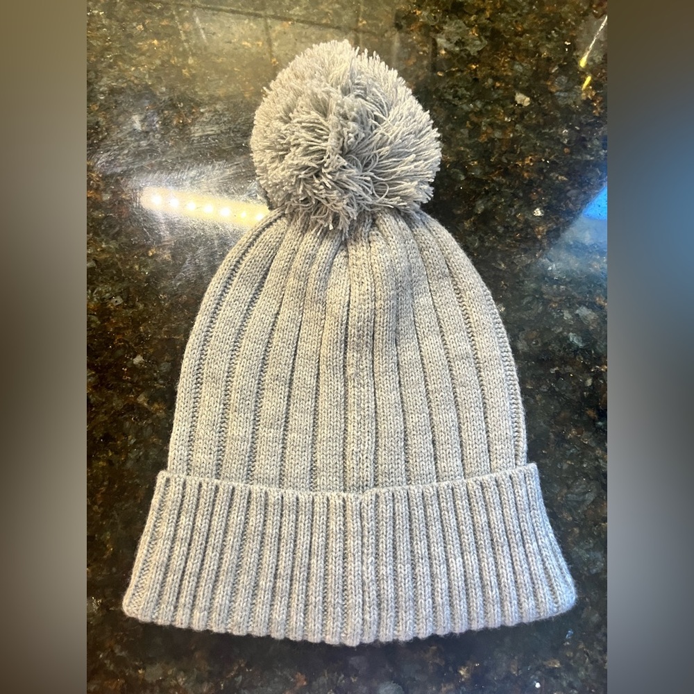 Michael kors Brand new with tags knit winter hat in grey